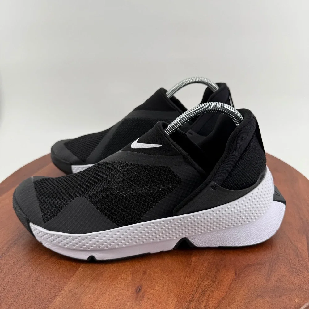 Nike Go FlyEase Sneakers ‎ Black White Hands-Free Adaptive DR5540-002 Womens 9